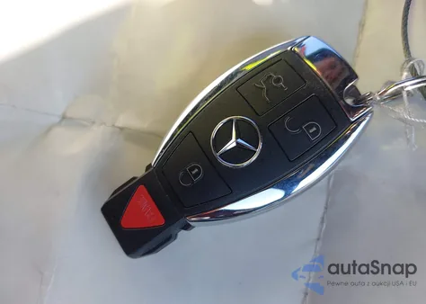 2017 Mercedes-Benz C 300 z USA, uszkodzony, nr VIN WDDWJ4JB9HF362275